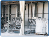 Suction walls system in the bag splitter area